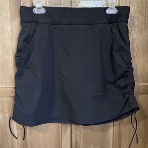 Columbia Women’s Black Skort/Skirt.